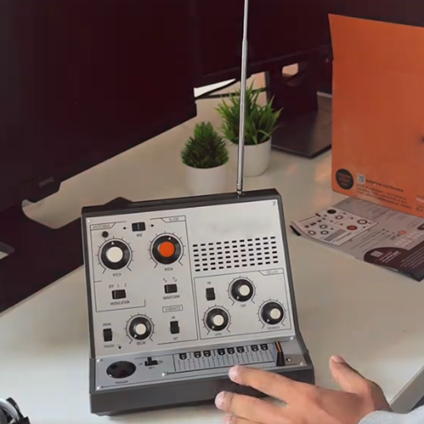 Portable haptic synthesizer retro analog tone